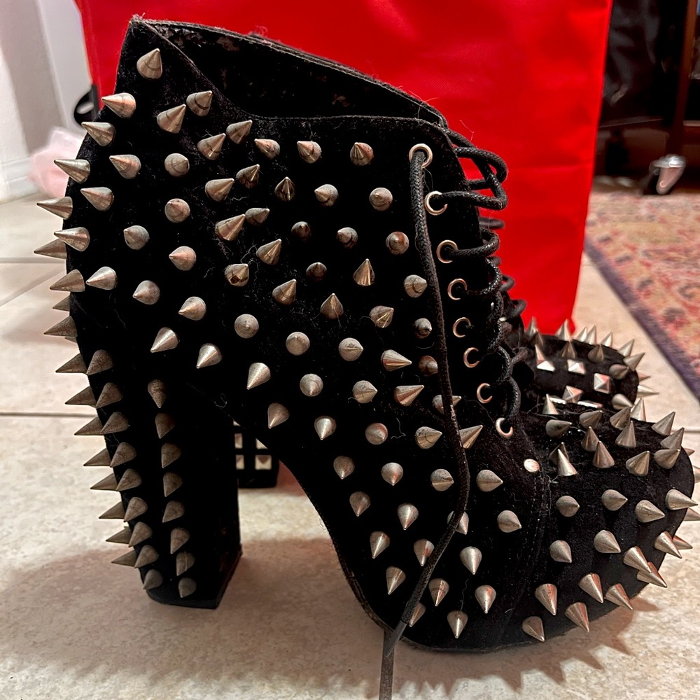 RARE VINTAGE SUEDE ANKLE BOOTS COVERED IN SPIKES PUNK GOTH SIZE 9